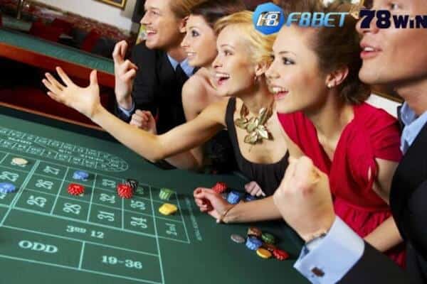 Một sòng bài casino luôn xuất hiện nhiều thiết bị theo dõi 